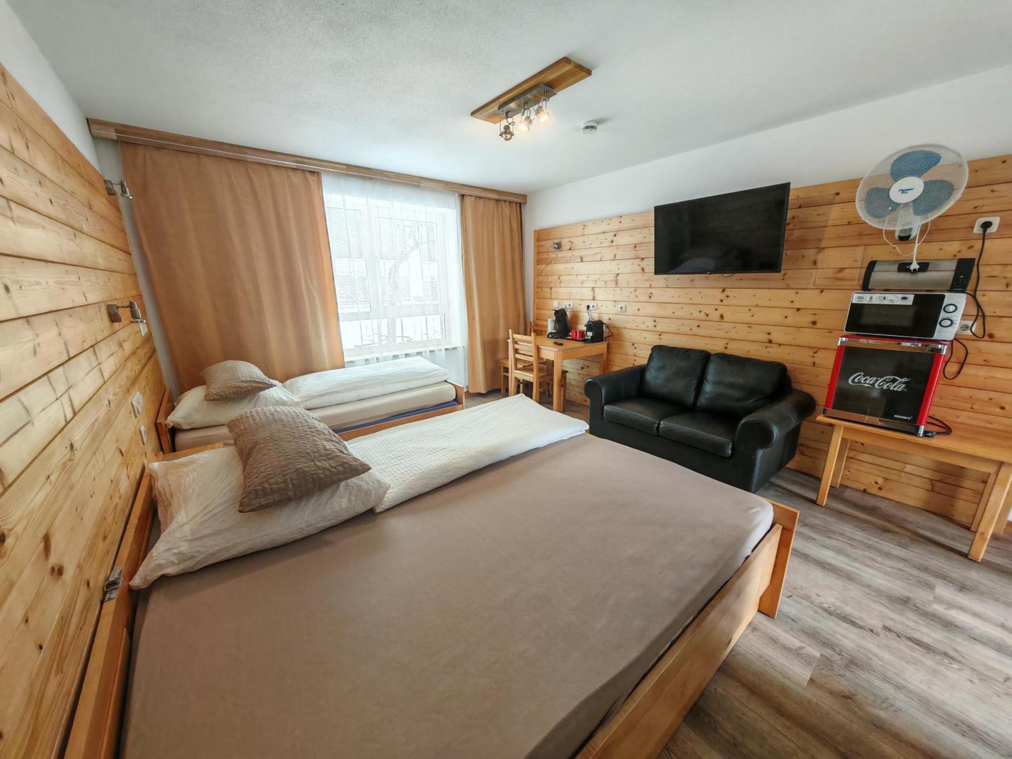 Hinterzhof Max Motel מראה חיצוני תמונה